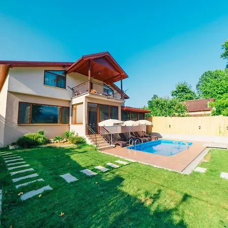 Sepetci Lakehouse Heated Pool