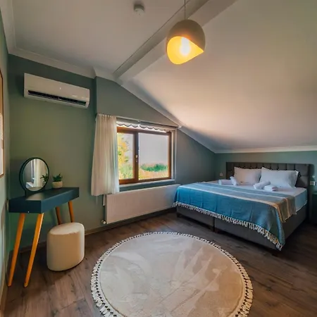Sepetci Lakehouse Heated Pool Villa